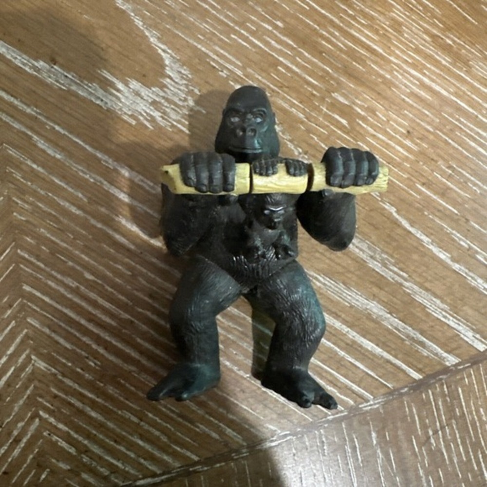 McDonalds Animal Kingdom Mama Gorilla Flipping Baby 1998 happy meal toy
